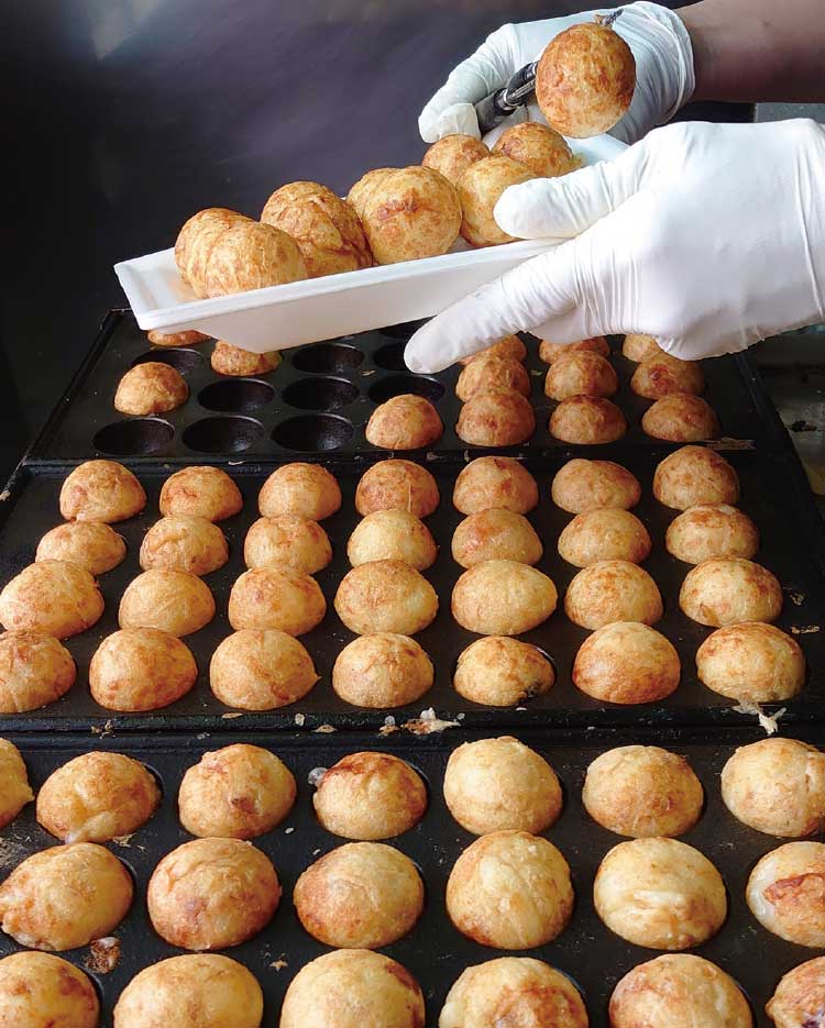 たこぼうずの「たこ焼き調理風景」