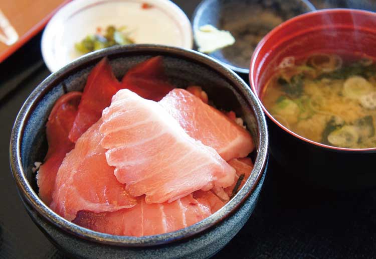 うみかぜ食堂の「松前本まぐろ丼」