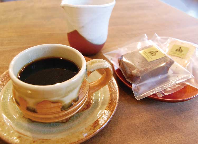 Yukijiro Crown Cafe＆Roastersの「コーヒーと梅酒香るケークショコラ」