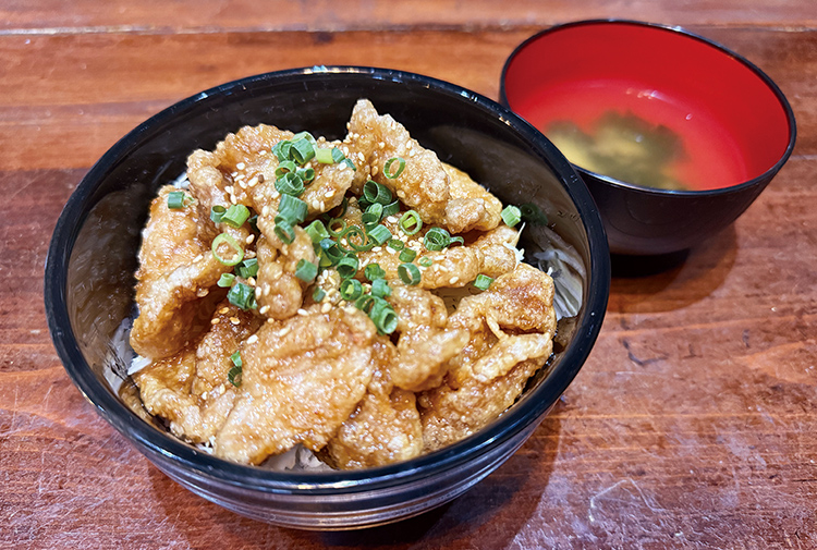 お食事処ぽんぽこ亭の豚唐丼