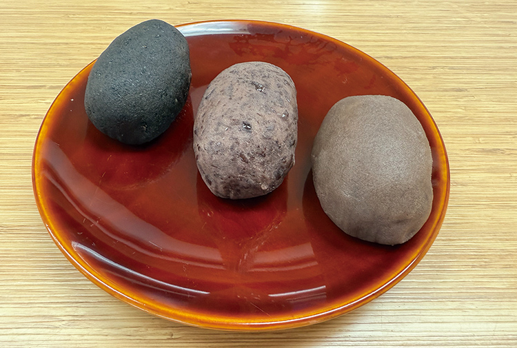 はるの餅のあんこを食べ比べ
