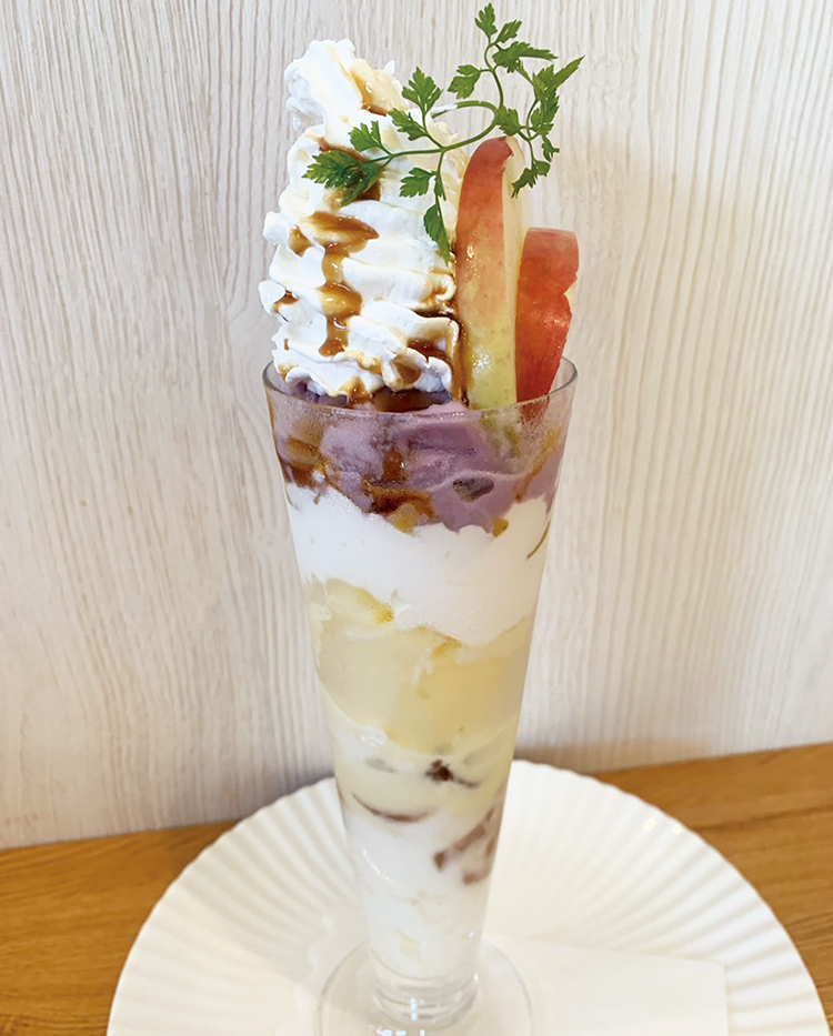 キッチン ハレの日のりんごとさつまいものパフェ
