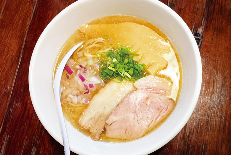 貝出汁らぁ麺 まえ川の貝出汁ラーメン