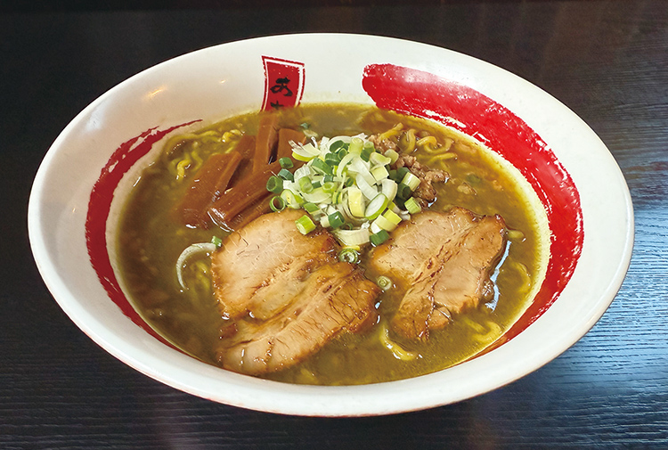 らーめん旭の極旨背脂カレー味ラーメン