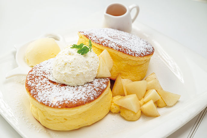 ティールーム アリスの桃のパンケーキ