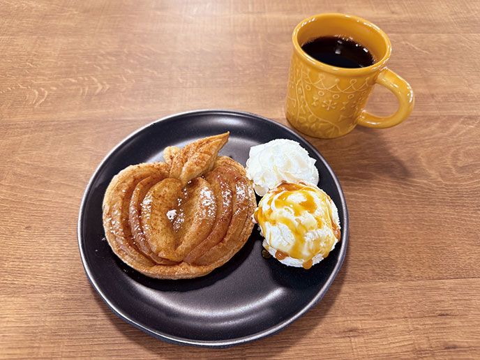 カフェRONTAのアップルパイ