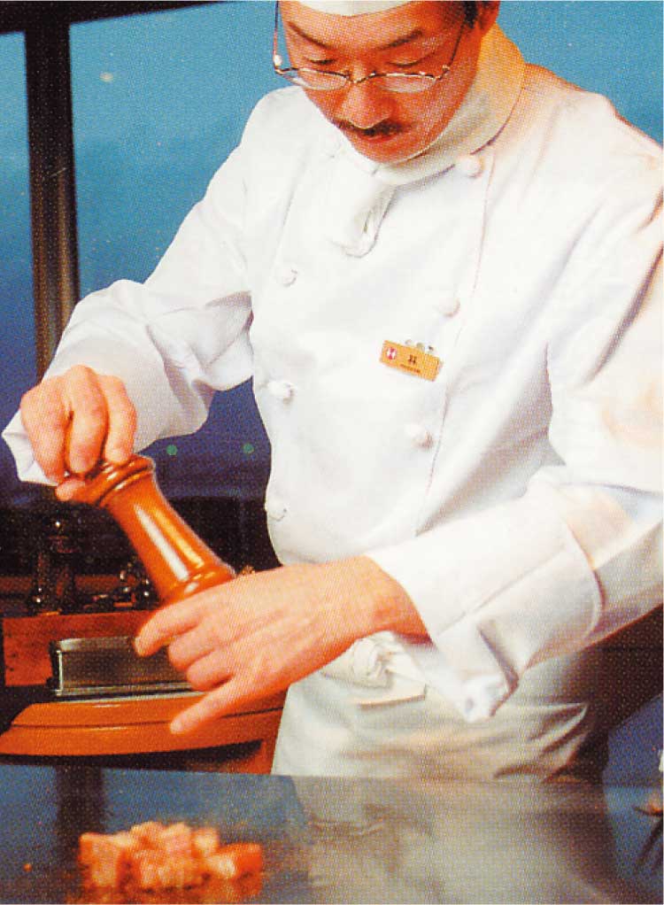 函館国際ホテル内スカイラウンジル・モン・ガギューのシェフによる鉄板料理