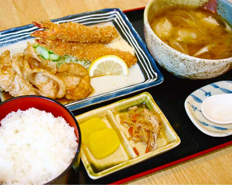 昭和食堂のホッケすり身汁定食