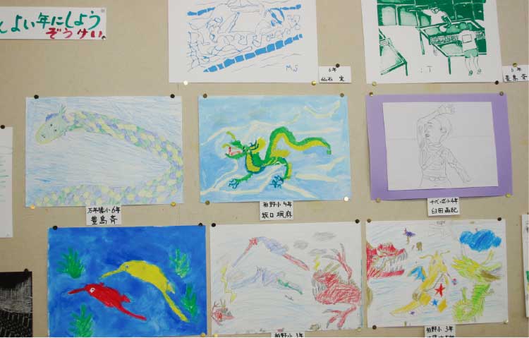 函館YWCA造形教室で子供たちが描いた絵