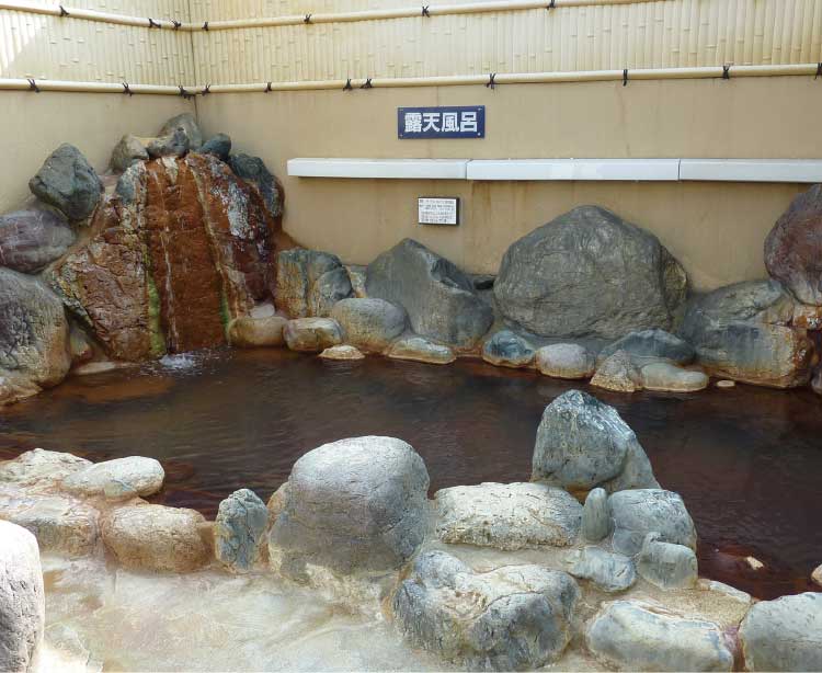 函館健康センター湯都里の露天風呂